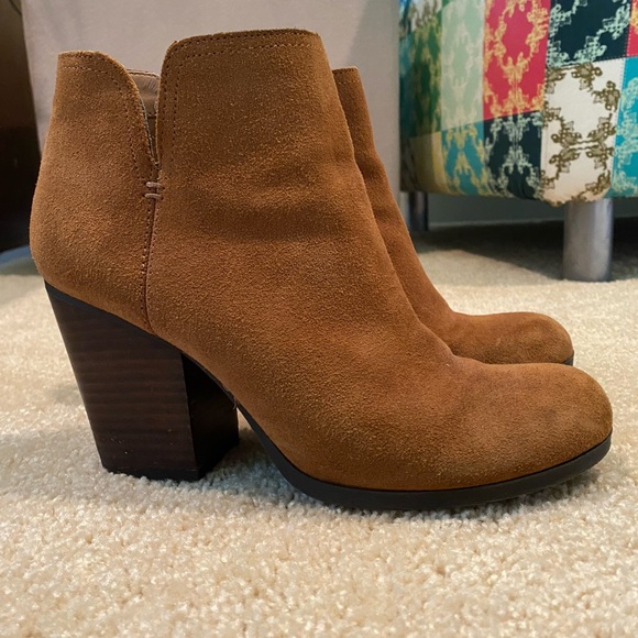Cognac/Brown Heeled Booties - Picture 4 of 7
